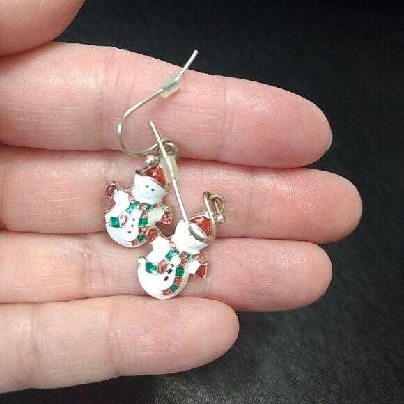 Itty bitty snowman earrings - Picture 1 of 8